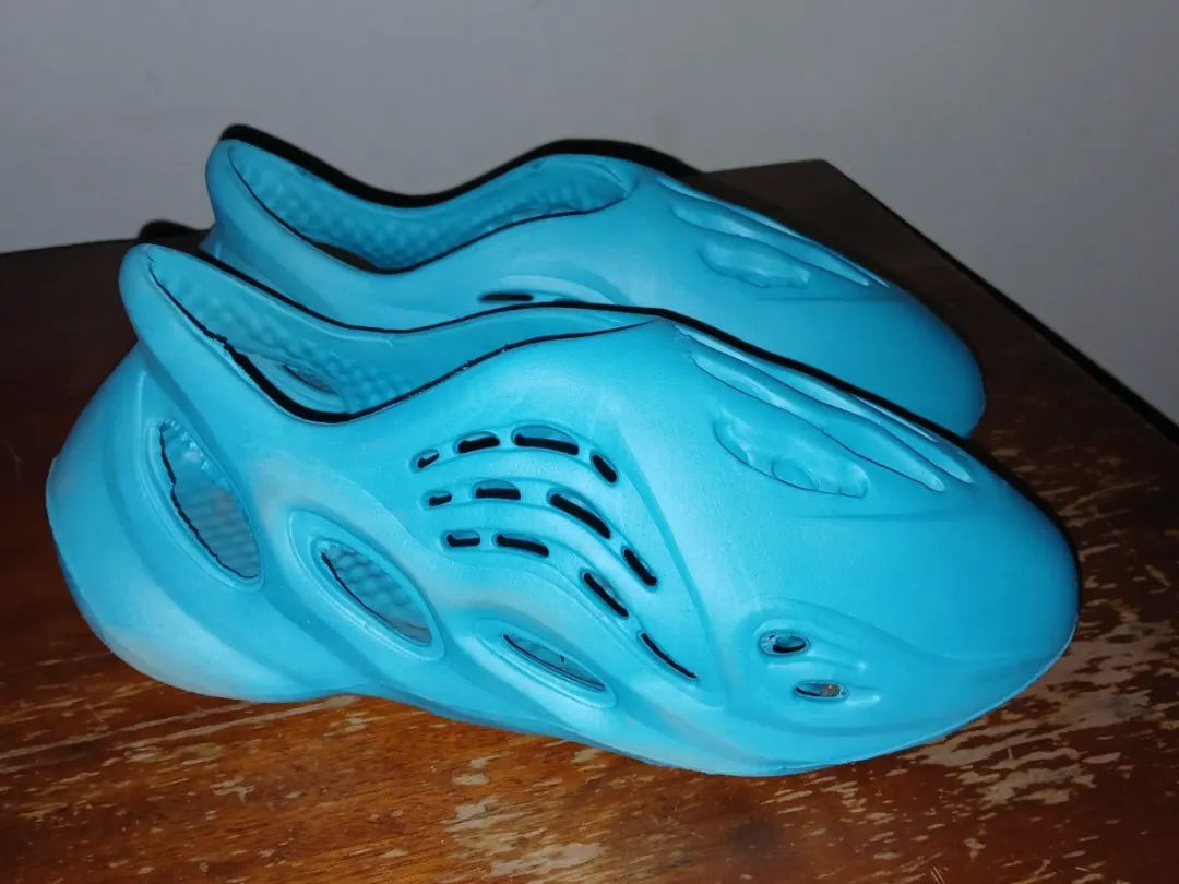 Adidas Yeezy azul