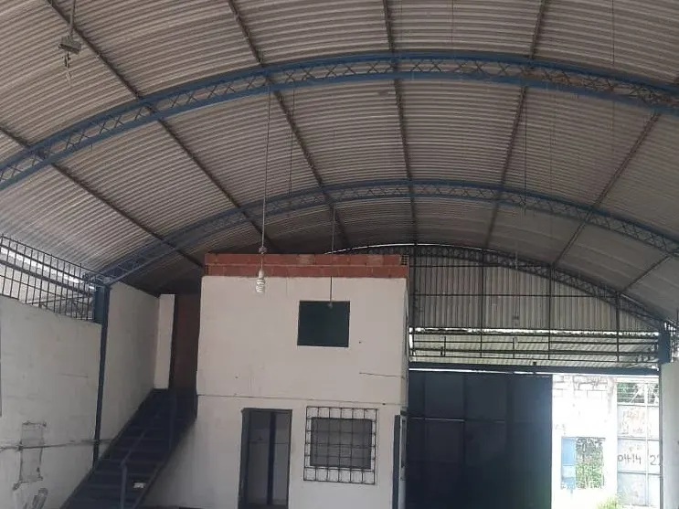 Galpon industrial con Terreno 10.000Mts2 propio y con casa a 50 min de caracas Menecure. Caucagua